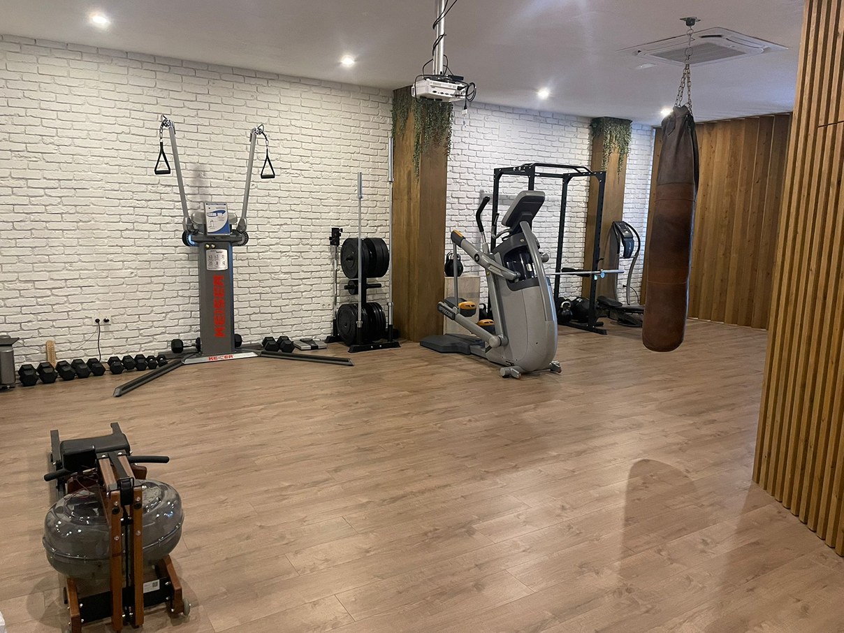 VIVE Entrenamiento Personal · Academia Caballería