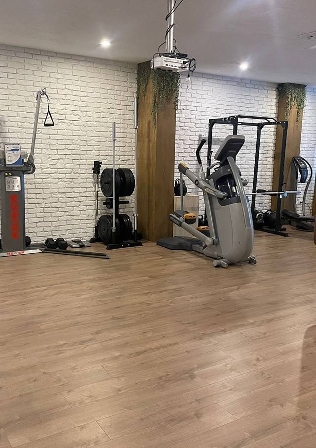 VIVE Entrenamiento Personal · Academia Caballería