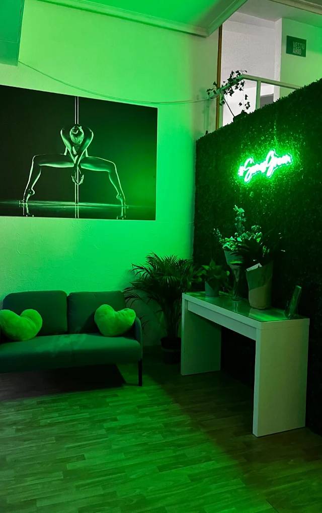 Green Pole
